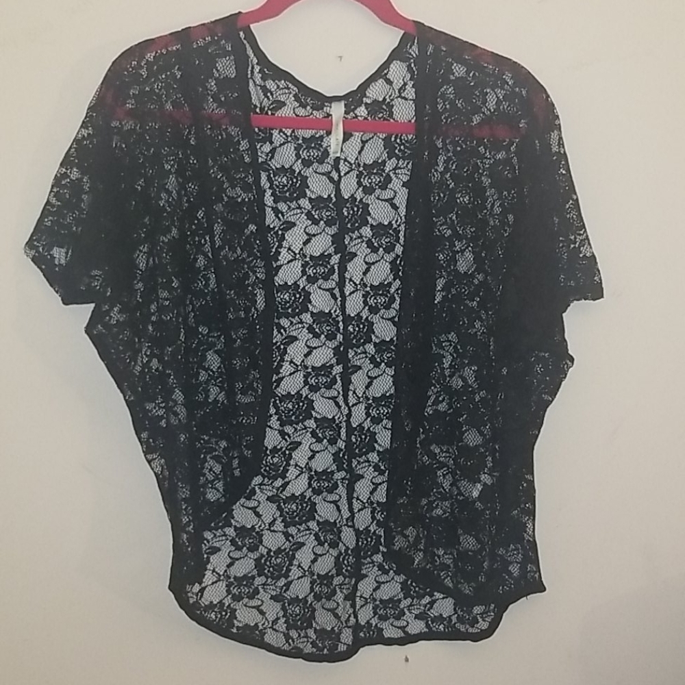 Shop Priceless Lace Kimono size M
